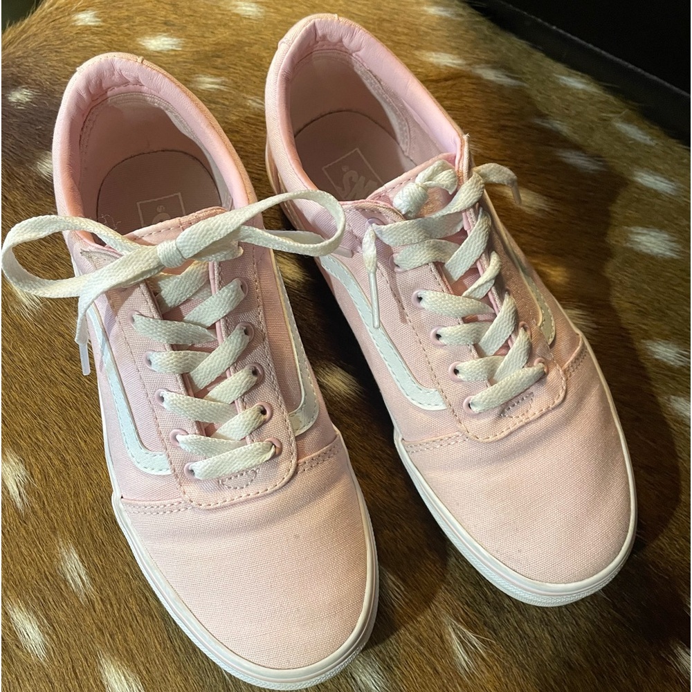 Vans women's size 5 pink (Style#500714)